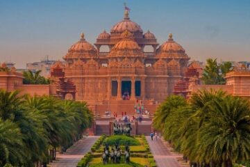 Delhi Temple and Spiritual Sites Day Tour – 6 Hours